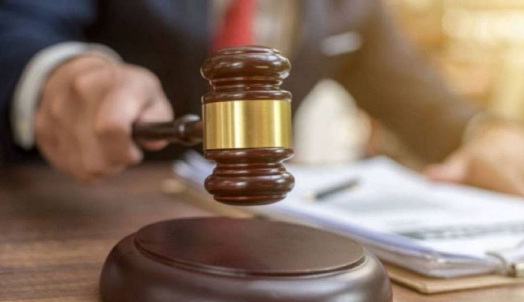 juez condenando Justicia